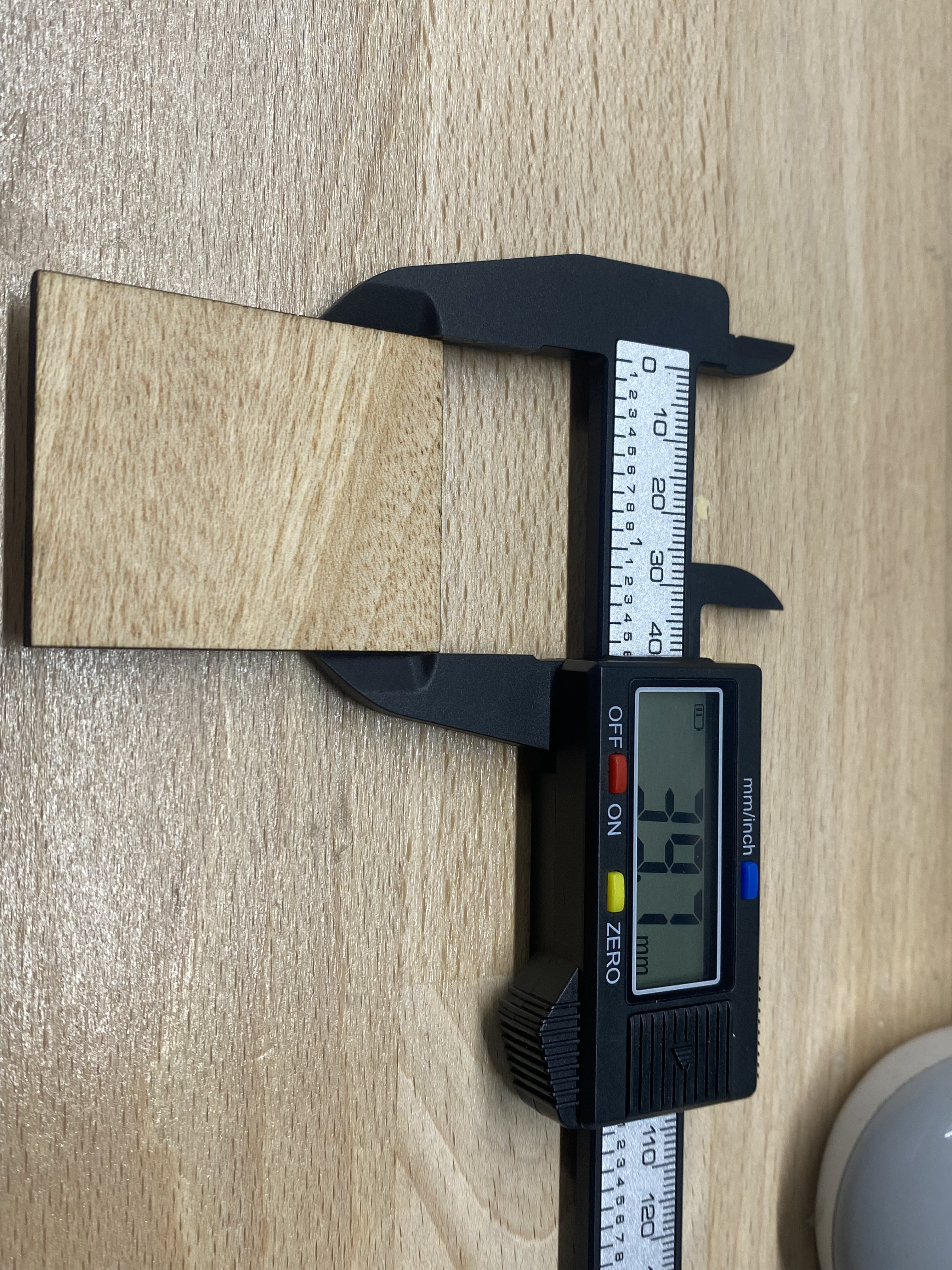 Kerf measurement with calipers 2